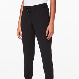 Black on the fly jogger full length